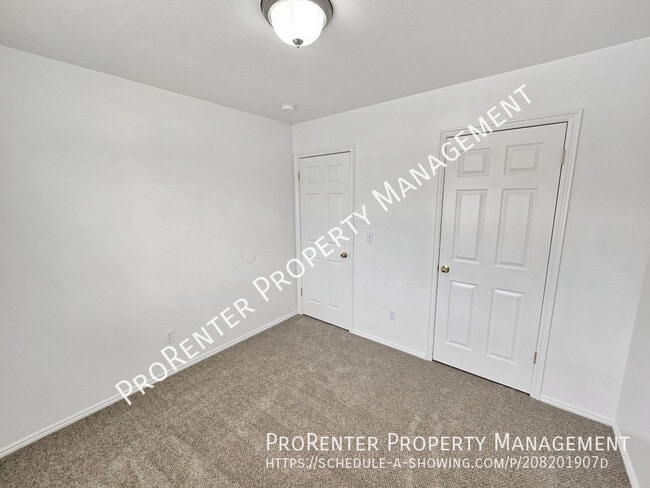 Building Photo - 4409 900 W