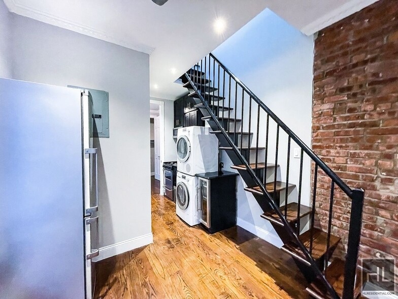 Building Photo - East 106th Street