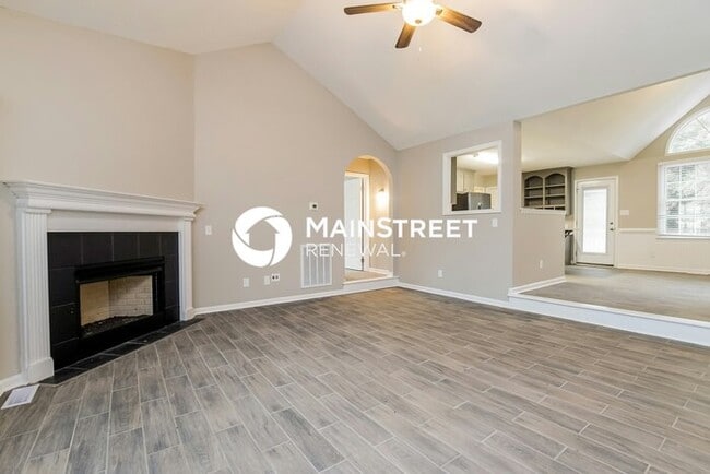 Building Photo - 3 Bedroom Pet-Friendly Home in Garner, NC with Main Street Renewal