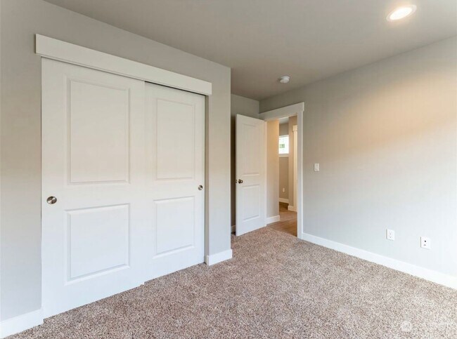 Building Photo - New Construction Three Bedroom Two Bath Be...