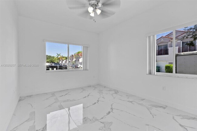 Building Photo - 10245 SW 154th Pl