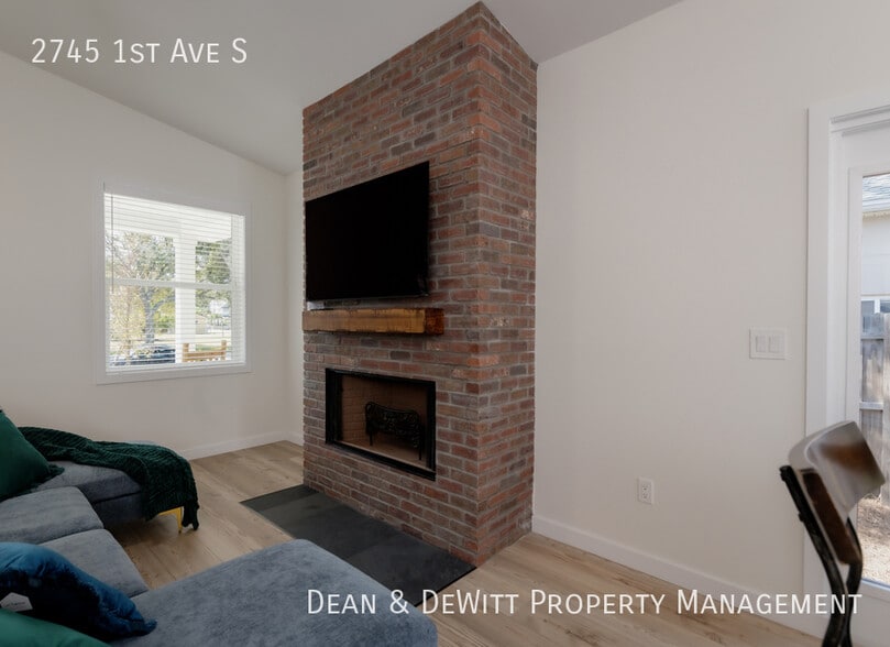 Building Photo - 2745 1st Ave S