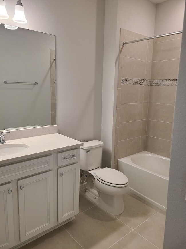 Building Photo - Luxury 3-bedroom, 2.5 bathroom townhome wi...