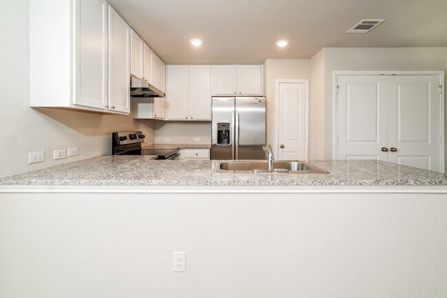 Building Photo - 170 Pasadena Pl