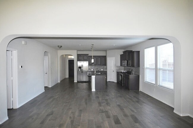 Building Photo - Amazing 4-3.5-2 in North Fort Worth!