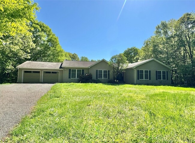 Building Photo - 26 Sallys Ln