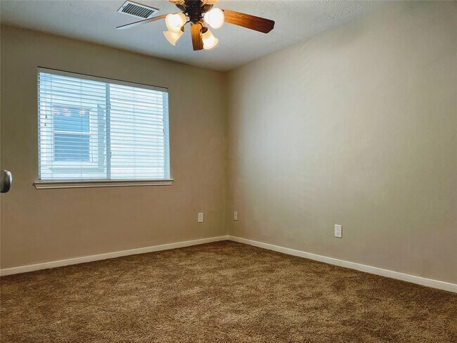 Building Photo - 7415 Hollister Ridge