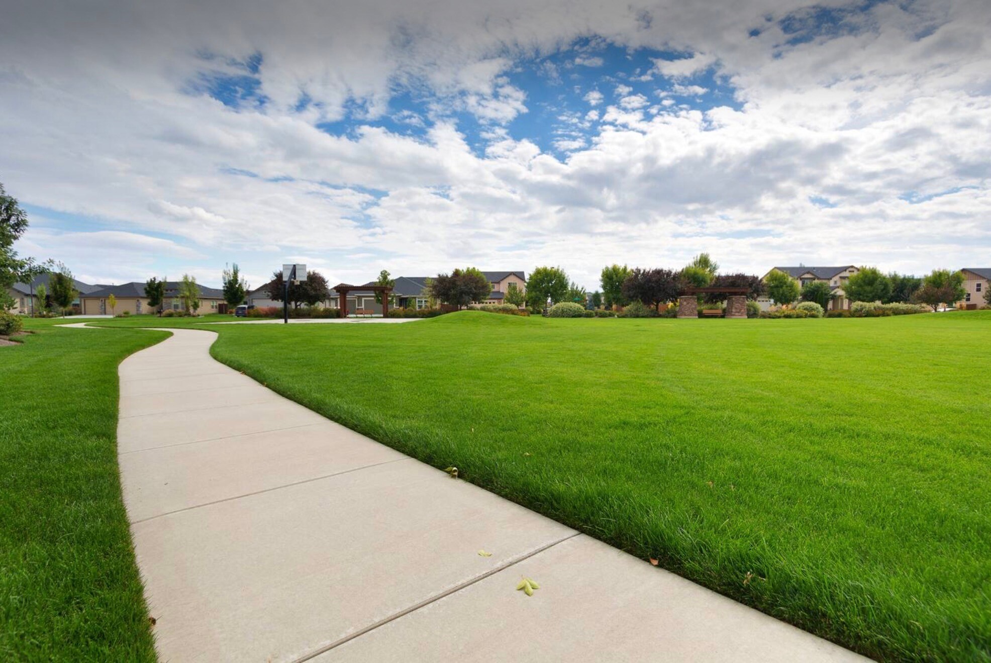 Community park - 517 W Cagney St