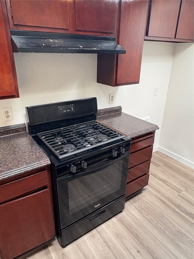 Building Photo - 2323 Whitesands Dr