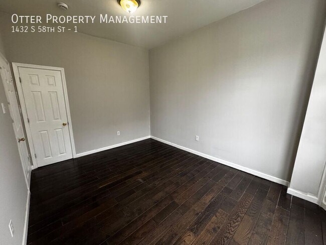 Building Photo - 1432 S 58th St