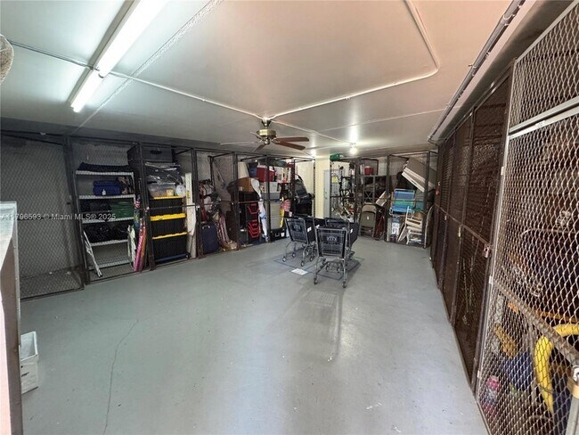 Building Photo - 3404 Bimini Ln