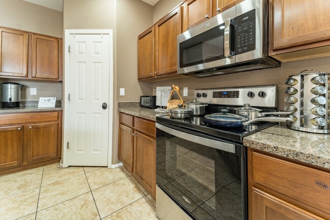 Building Photo - 1761 N St Francis Pl