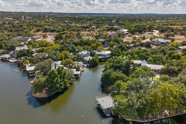 Building Photo - 820 Broken Arrow