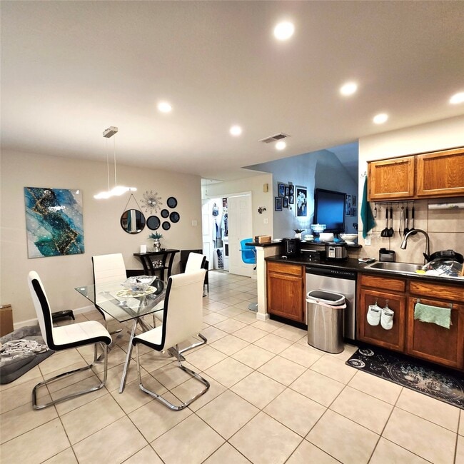 Building Photo - 3722 Westheimer Pl Dr