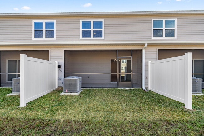 Building Photo - 3520 SE 37th Ave Rd