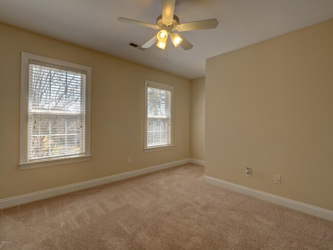 Building Photo - 217 Windchime Dr