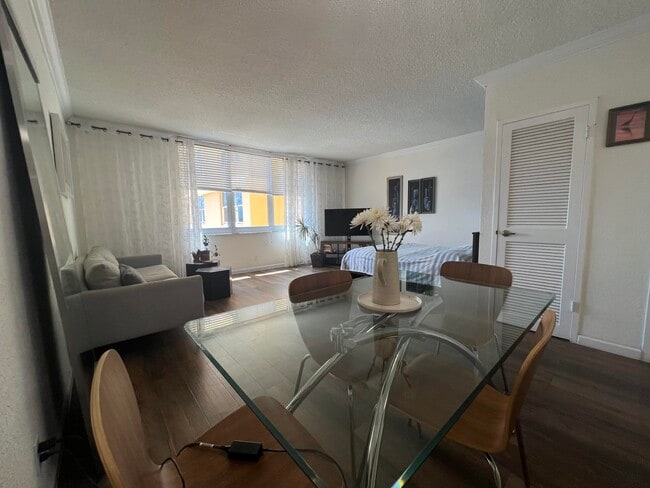 Building Photo - 2501 S Ocean Dr