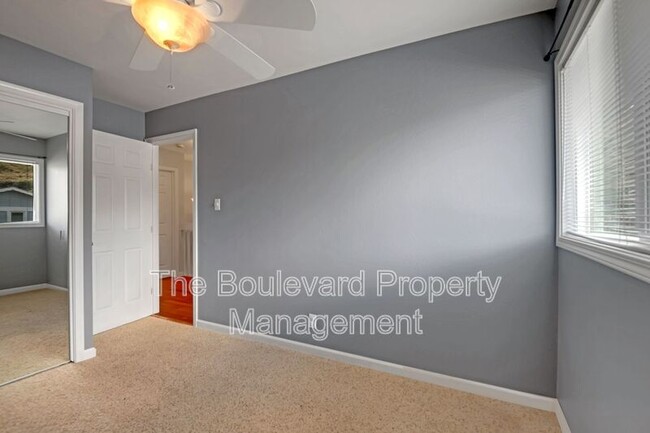 Building Photo - 995 Awaawaanoa Pl