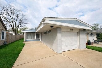 Building Photo - 1413 Burry St