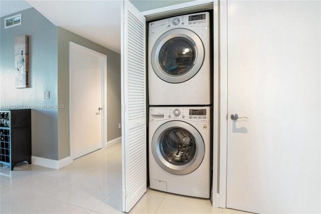 Building Photo - 7270 SW 88th St