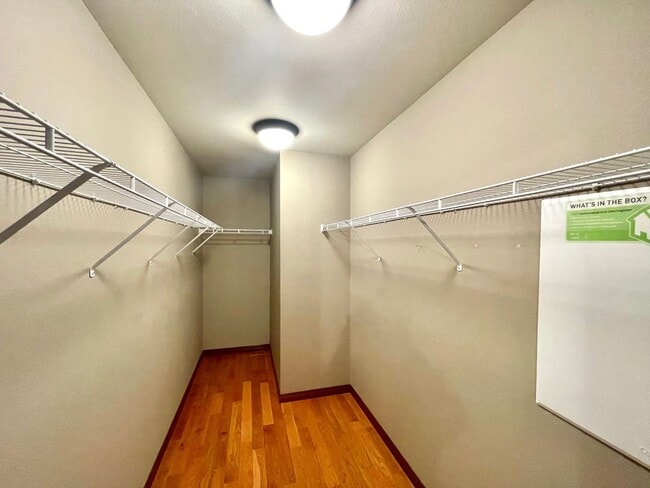 Building Photo - Spacious 4BR Home with A/C Near Alderwood Mall