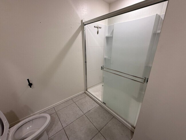 Building Photo - Spacious 5 bed 4.5 bath home in Florence, AZ!