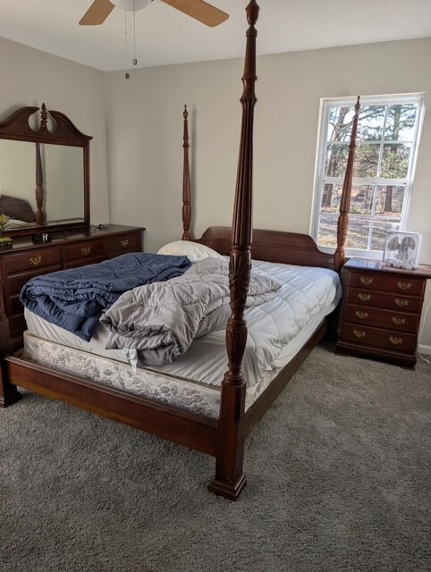 bedroom with queen bed - 140 Embry Rd