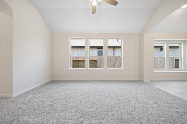 Building Photo - 820 Sendero Trail
