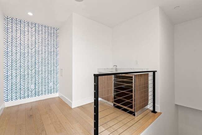 Building Photo - 51 Silver St