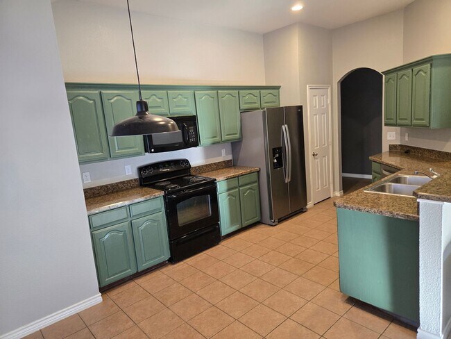 Building Photo - Adorable 4/2/2 located minutes from Weathe...