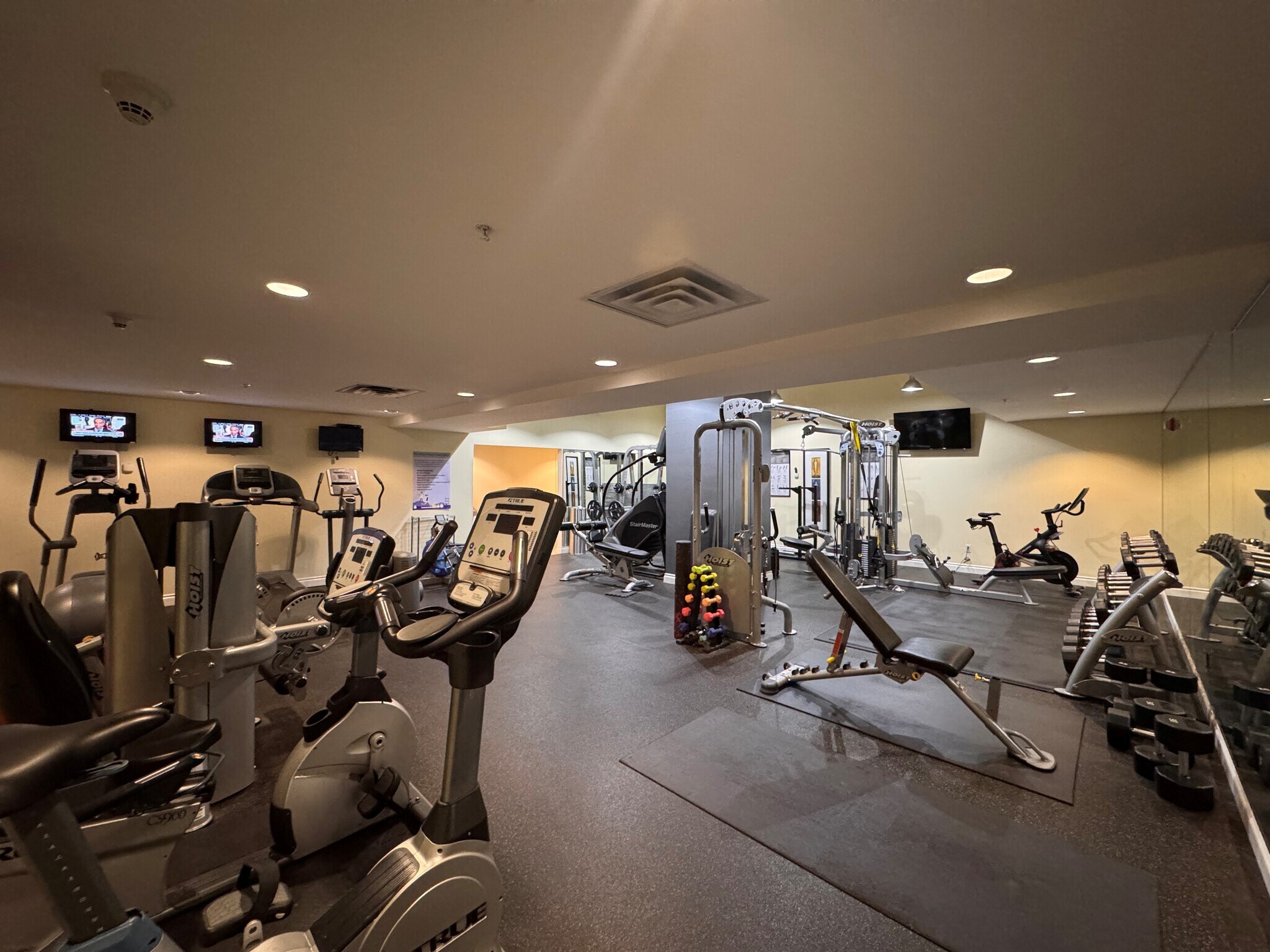 Building Photo - 1420 Terry Ave