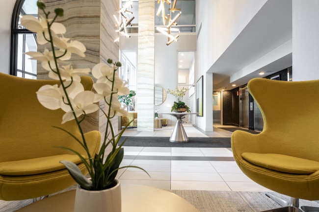 Building Photo - 1250 N Wells St