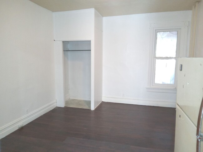 Primary Photo - 625 N 6th St