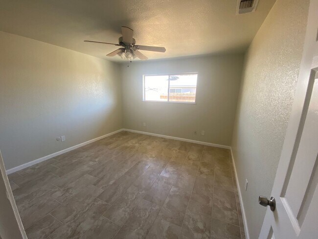 Building Photo - 450 S.19th Avenue