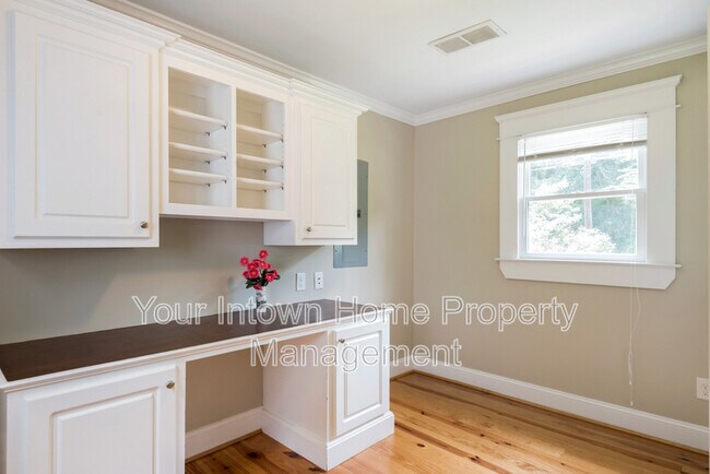 Building Photo - 1672 Cecile Ave SE