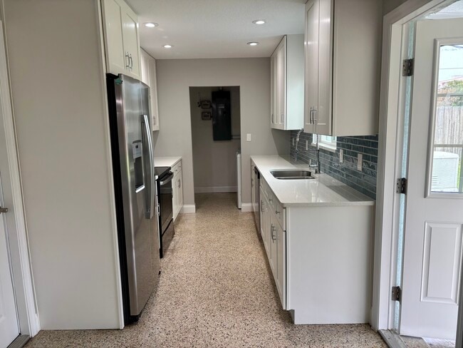 Building Photo - 2050 Neptune Rd