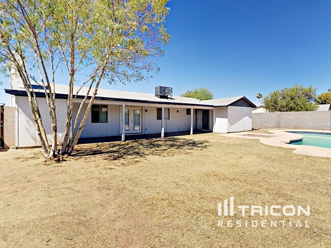 Building Photo - 1507 W El Monte Pl