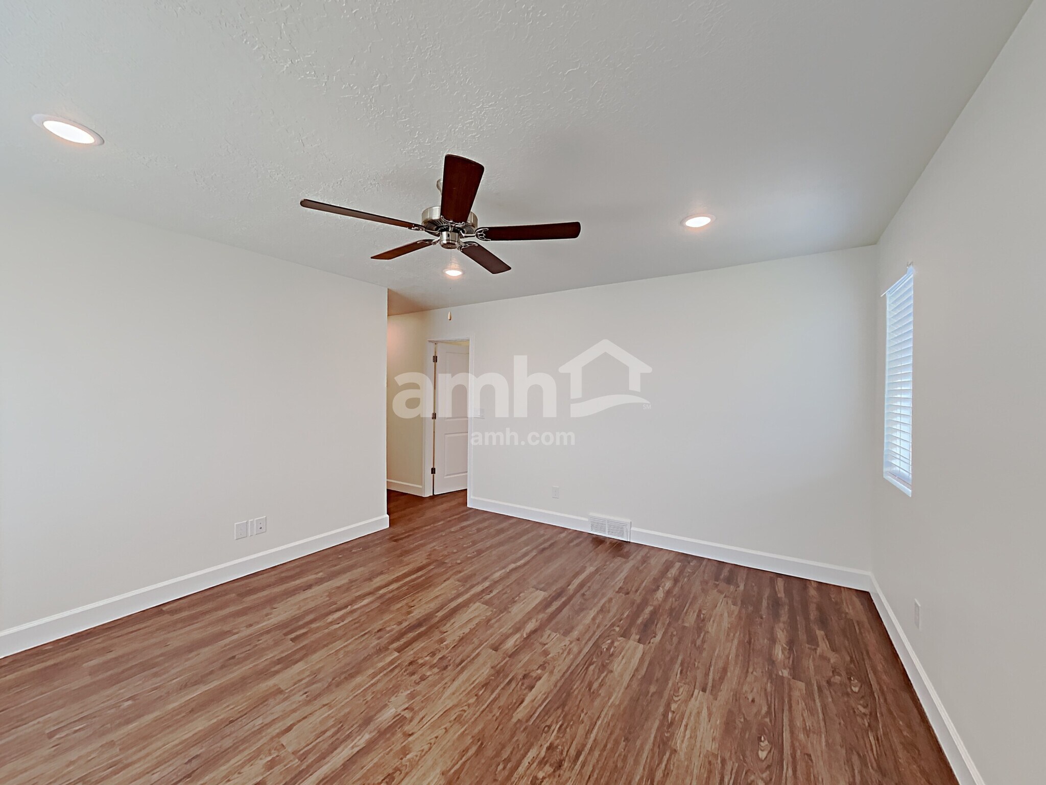 Building Photo - 1279 N Wagon Wy