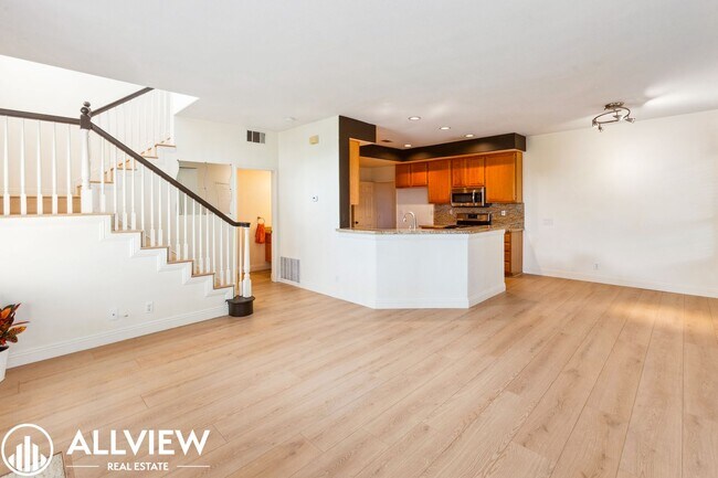 Building Photo - Gorgeous 2 Bed, 2.5 Bath End-Unit Home Available NOW in Aliso Viejo!