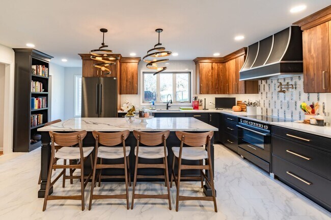 Building Photo - Stunning 4-Bed/3-Bath Home in Doylestown Township. Available Late August!