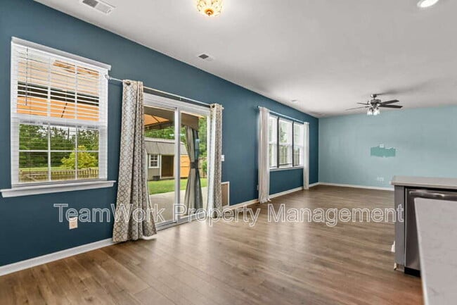 Building Photo - 126 Daniels Creek Cir