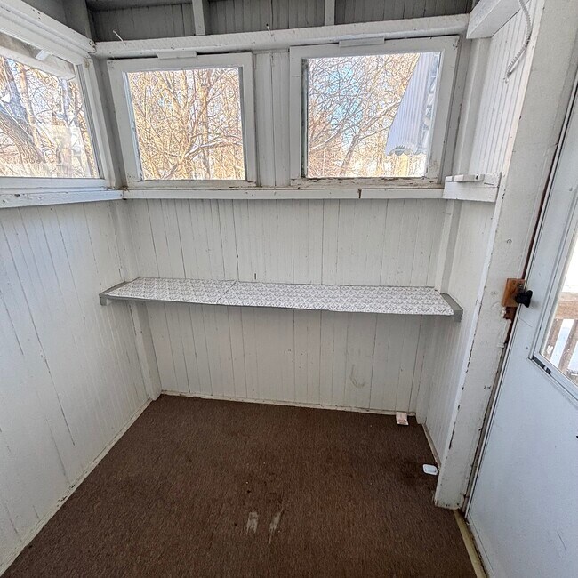 Building Photo - 329 Fenton St