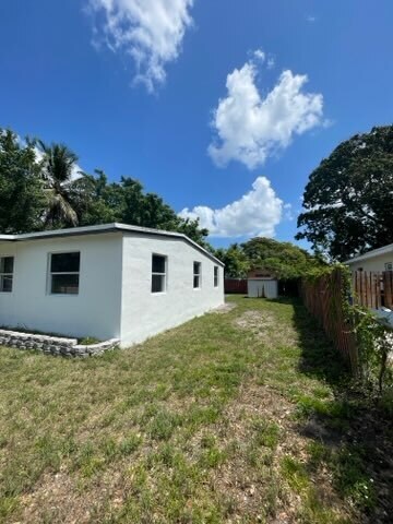 Building Photo - 3701 SW 48th Ave