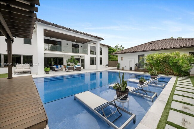 Building Photo - 9465 NW 52nd Doral Ln