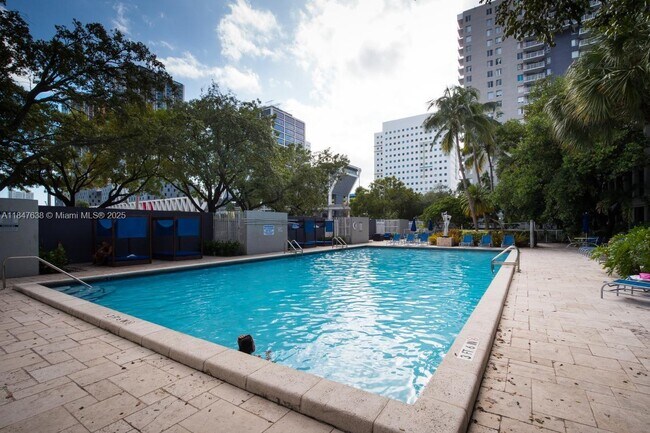 Building Photo - 800 N Miami Ave