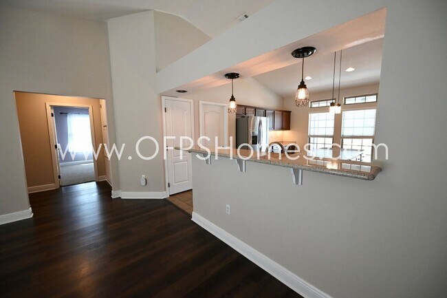 Building Photo - Home in South Crestview!