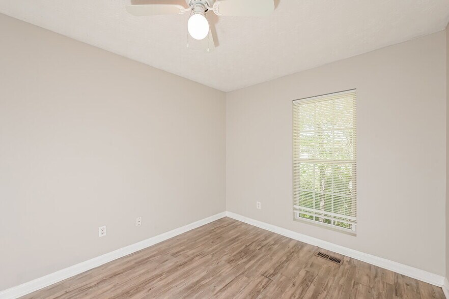 Building Photo - 3915 Waldrop Ln