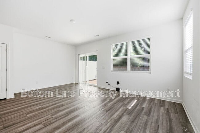 Building Photo - 1117 Dakine Dr