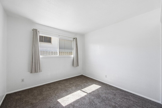 Building Photo - 124 E Minton Dr