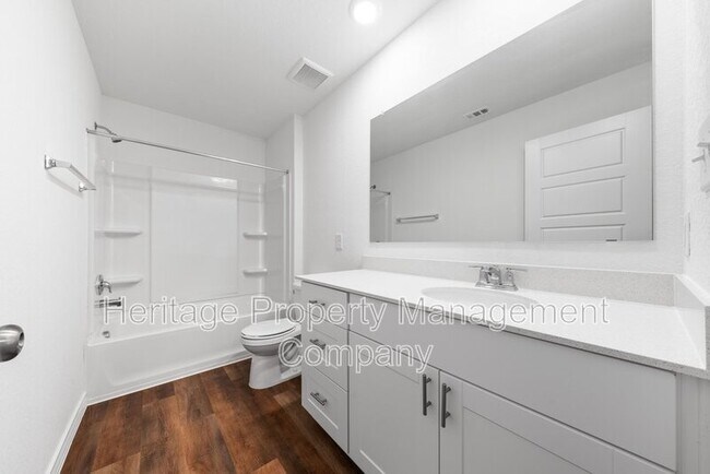 Building Photo - 817 Heartseed Ave